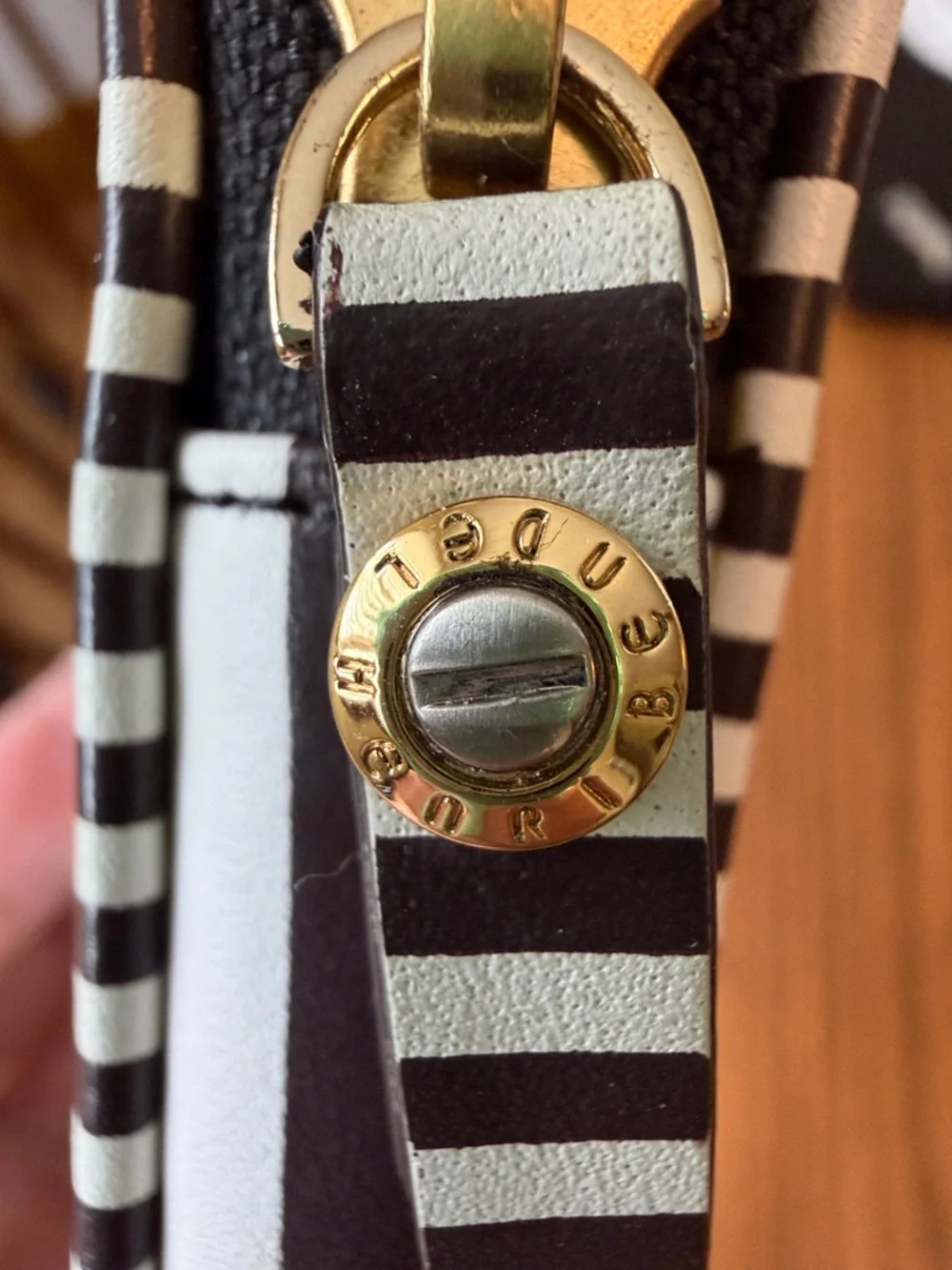 henri bendel approximately 4”